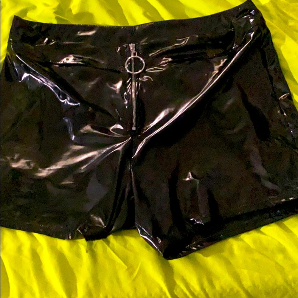 HIGH WAISTED BLACK PVC HOT PANTS